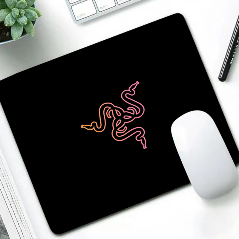 Gaming Keyboard Theme - แผ่นรองเมาส์เรเซอร์สุดหรู ลายอนิเมะ สำหรับเกมเมอร์ แผ่นรองโต๊ะสำหรับเล่นเกมพีซี ตู้เกมมิ่ง แล็ปท็อป